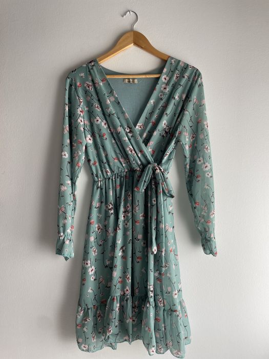 Vestido Floral em tons de Verde