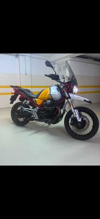 Moto Guzzi V85tt 2024