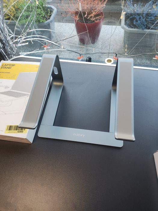 Stojak na laptop