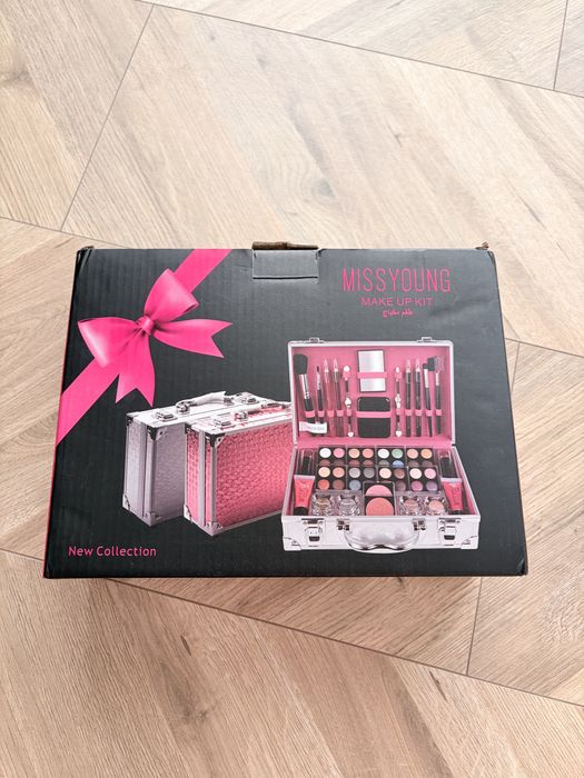 Kuferek prezentowy z kosmetykami