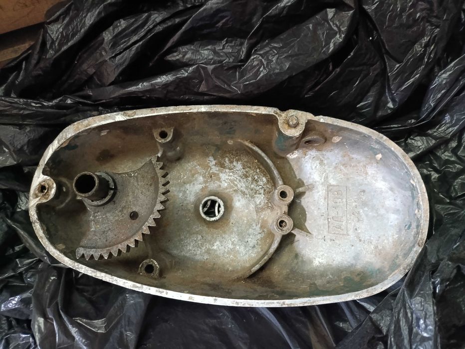 Крышка картер двигателя мотоцикла ковровец восход