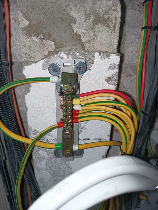 Заземлення. Вимірювання заземлення. Монтаж системи заземлення.