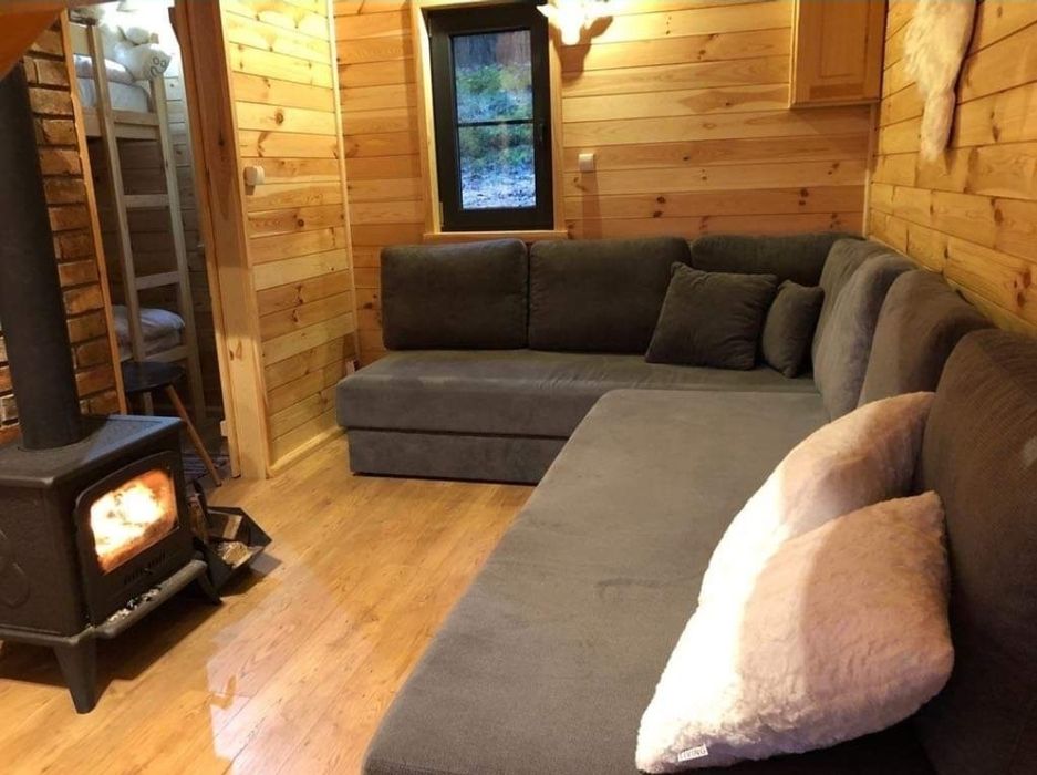 Domek całoroczny  w lesie nad jeziorem Robotno, Tyły