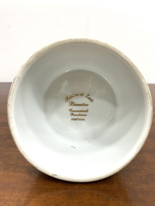 Saleiro de mesa.