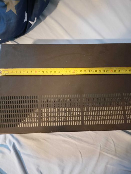 Dwie obudowy do wzmacniacza Technics SU-V550