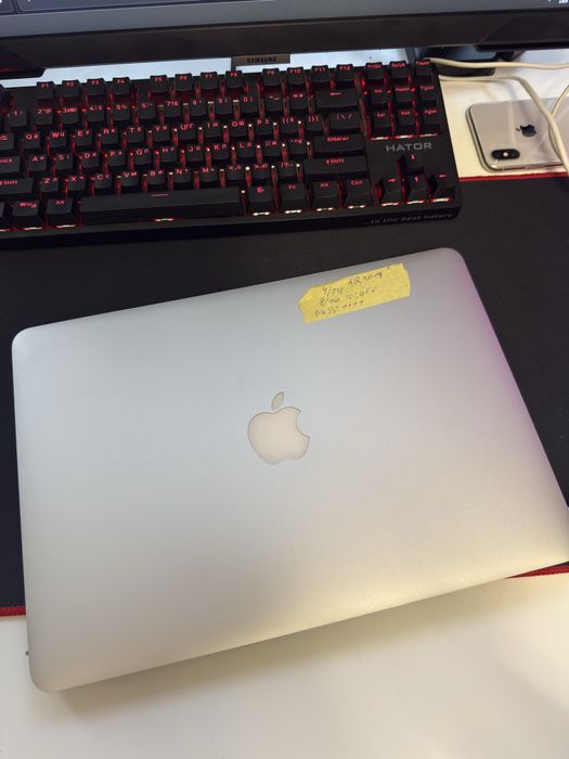 Продам Macbook Air 2014 4/128