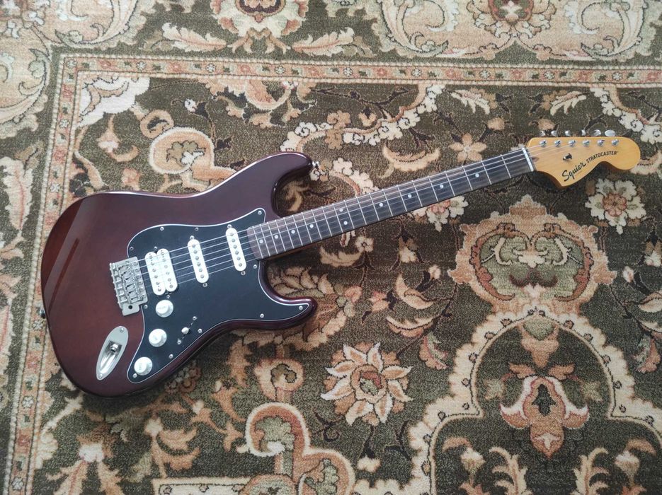 Gitara elektryczna Squier Classic Vibe 70s Stratocaster HSS WLN