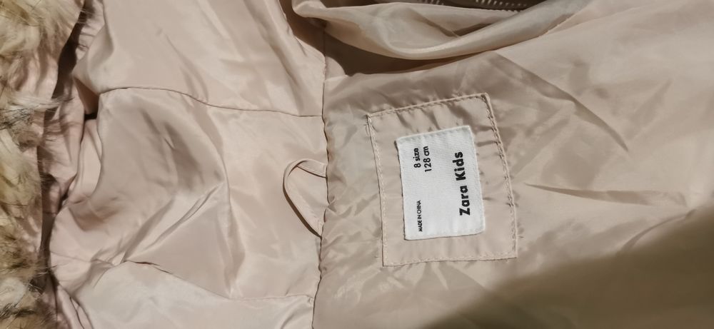 Kurtka puchowa  zimowa Zara rozmiar 128,8 lat ,