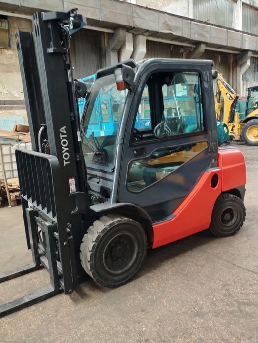 Навантажувач вилковий TOYOYA 8FGF30, 2018року.