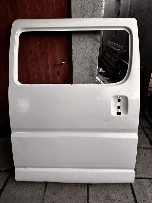 Дверь боковая правая сдвижная toyota hiace