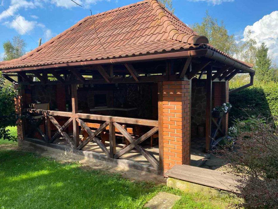 Продається 2-х поверховий, цегляний будинок, готовий до проживання.