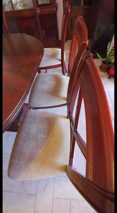 Conjunto sala de jantar mesa e 4 cadeiras