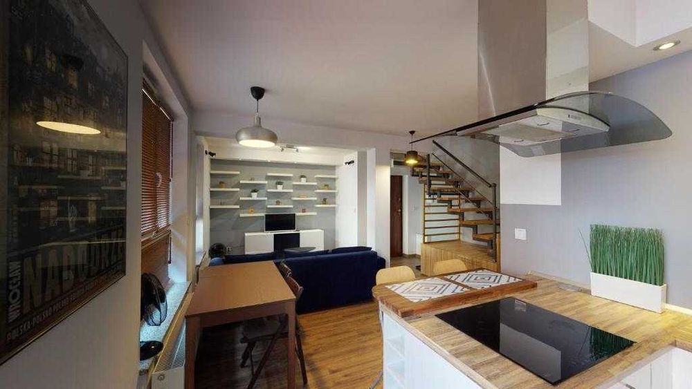 Dwupoziomowy Apartament przy Wrocławskim Rynku, max 8 os, balkon