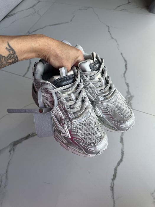 Off-White Be Right Back White Silver