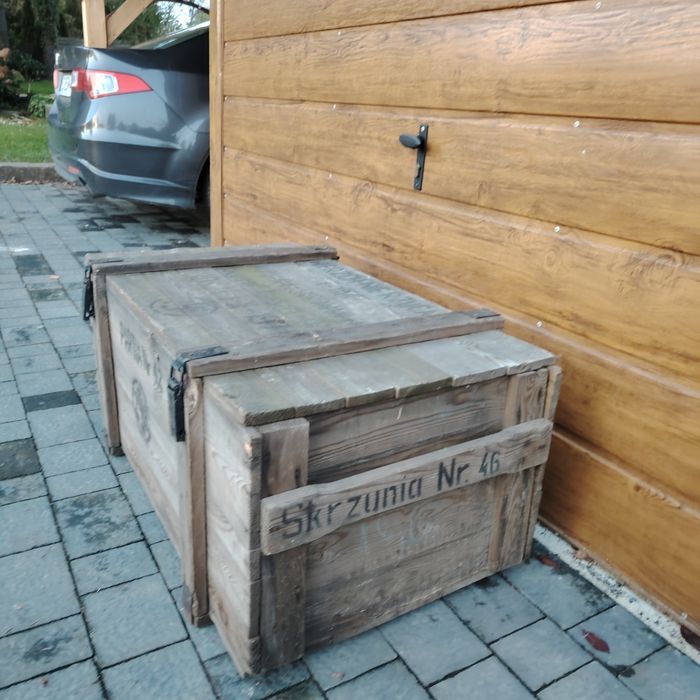Drewniana skrzynia wojskowa