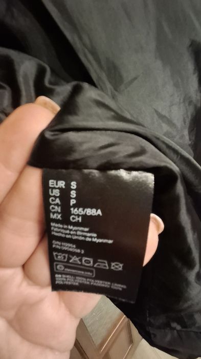 Куртка жіноча чорна