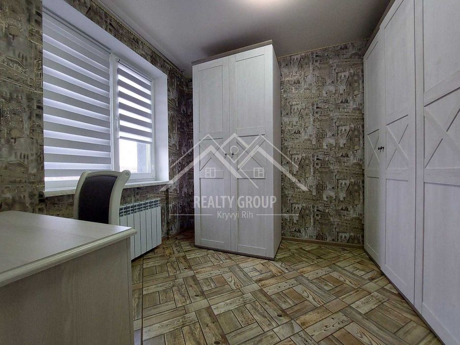 Продаж гарної 3к з ремонтом, меблями та технікою у ЦМ р-ні