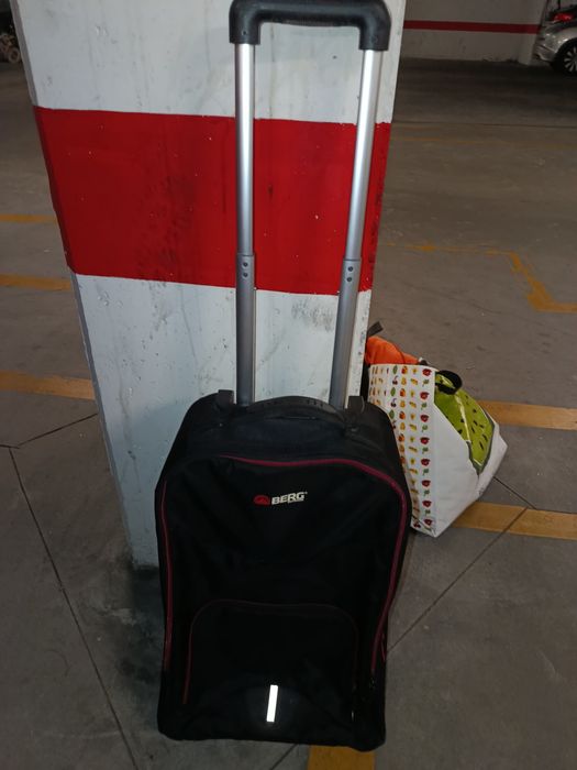 Mala trolley em excelente estado