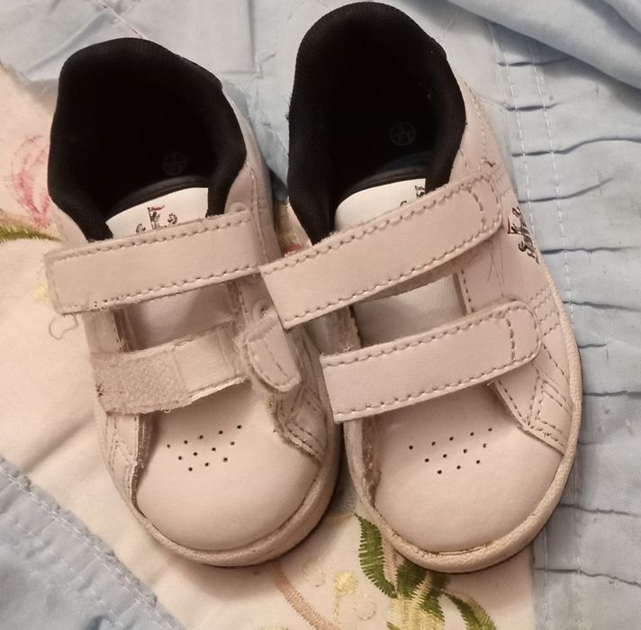 Продам детскую обувь на 1.5 - 2 годика