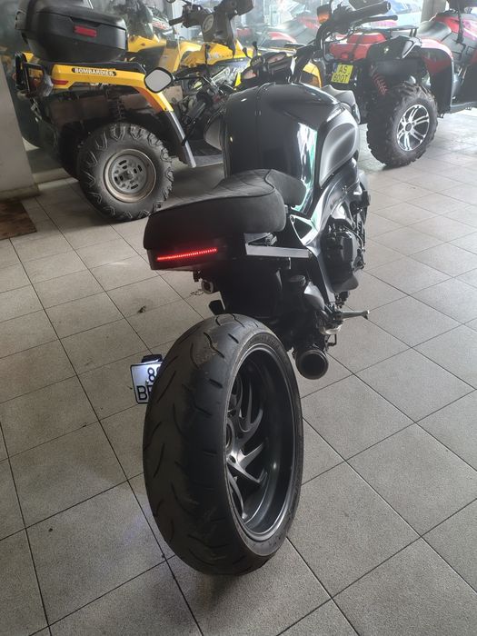 BMW K1200R em excelente estado