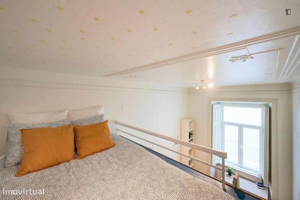 Quarto - localizado em Campo de Ourique Lisbon