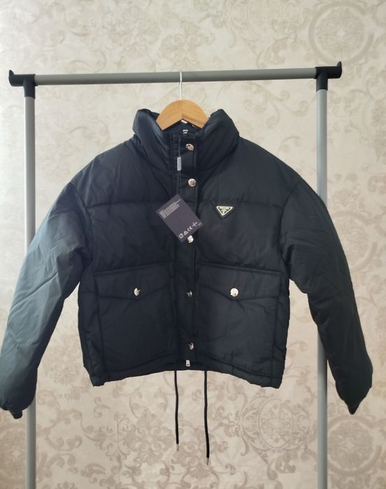 Женский пуховик Prada