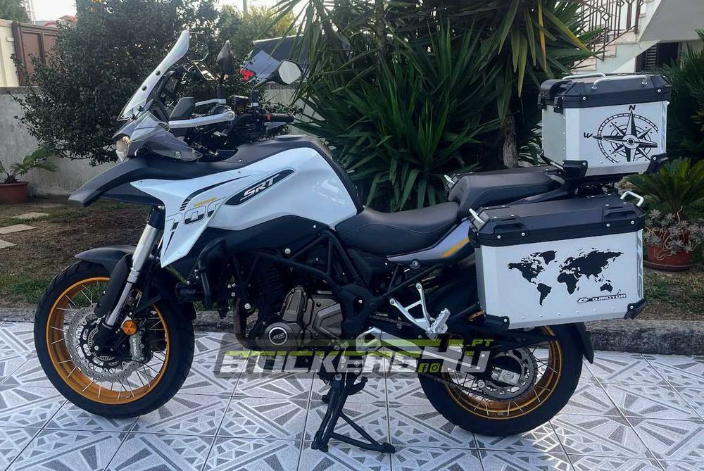 Autocolantes diversos Zontes / CF Moto / QJ Motor / Macbor / Outras