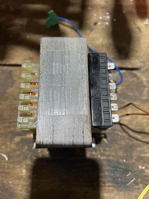 Transformator zwoje miedź 230/ 9.13.17.25.29 V