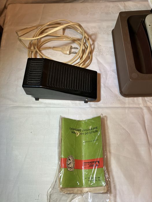 Maszyna do szycia Łucznik 702 walizka Tur2 plus 100 igieł