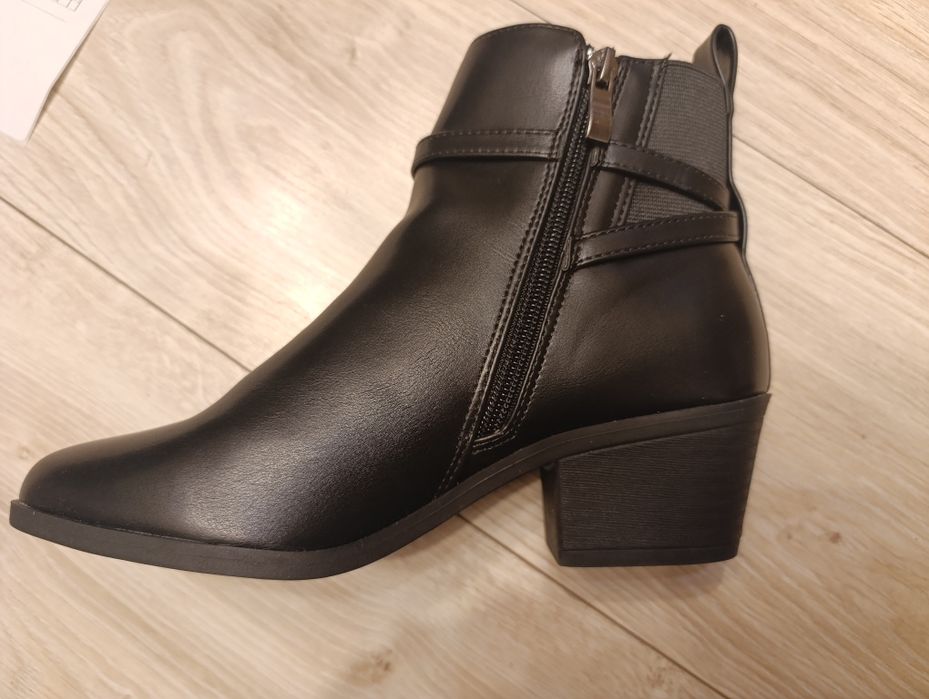 Sprzedam nowe kozaki botki 37
