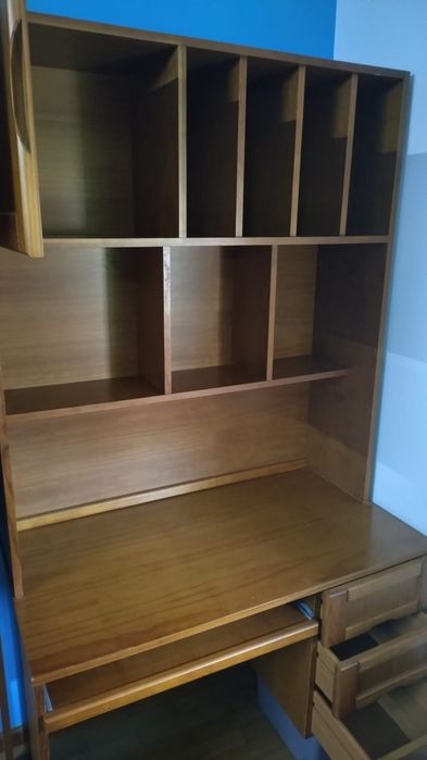 Mobília de quarto em pinho macisso
