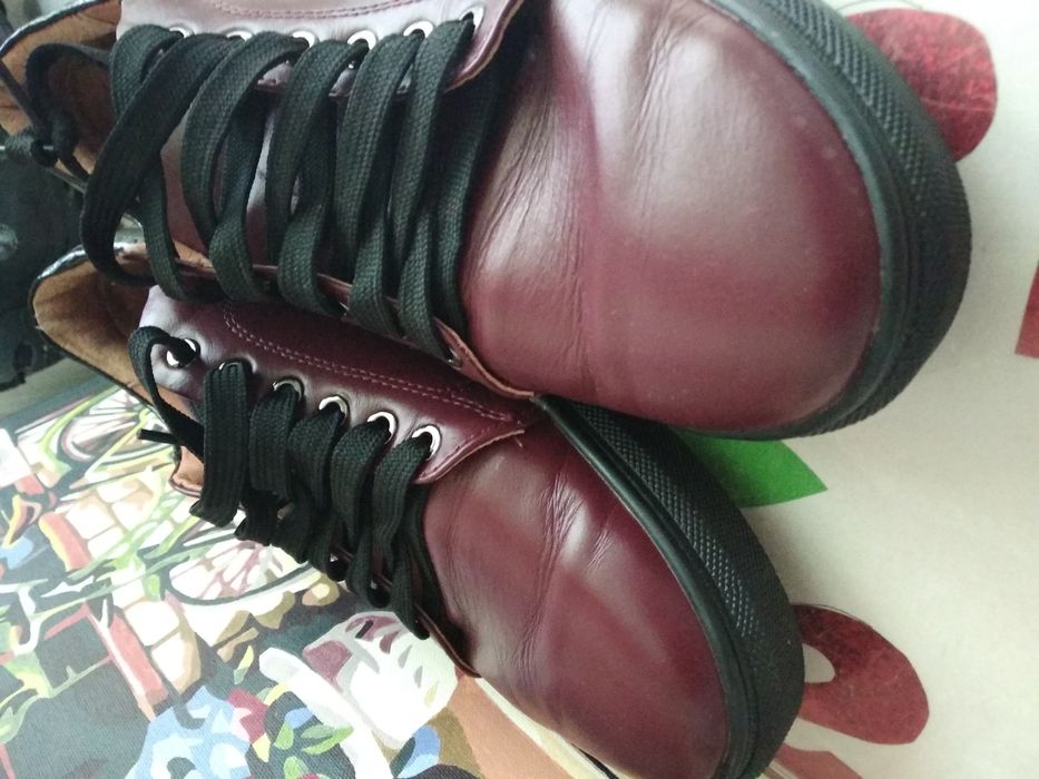 Спортивные туфли