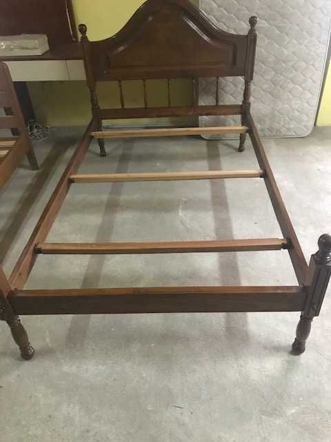 Cama de casal usada