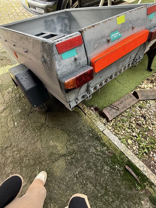 Vendo reboque  , JA NAO USO