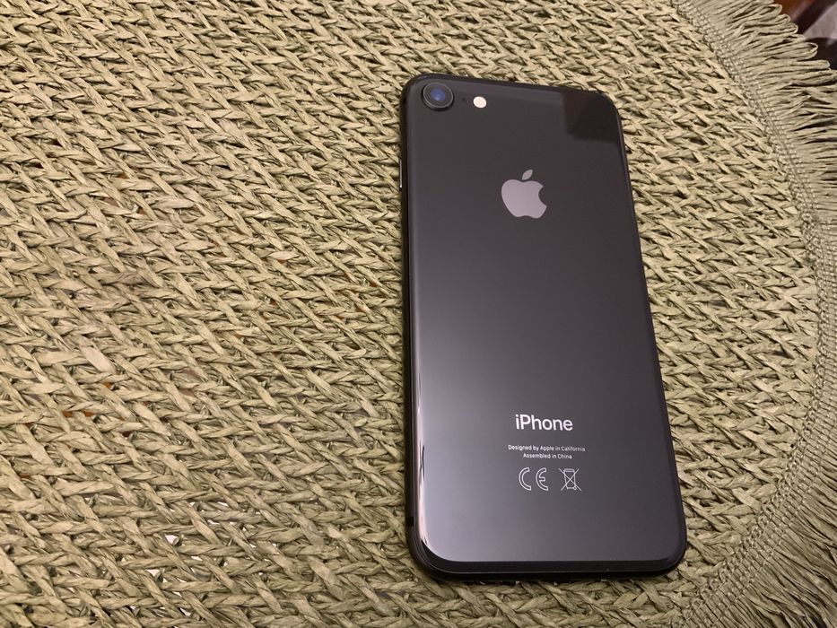 Iphone   8  64. Gb чорний