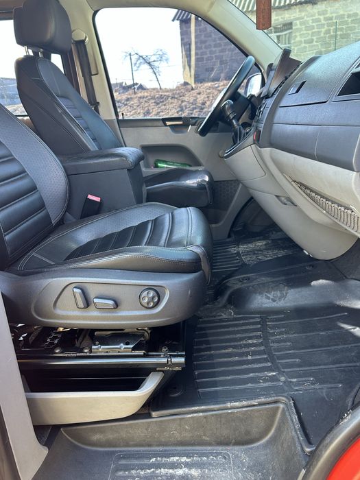 Продам авто VOLKSWAGEN T5 пасажир