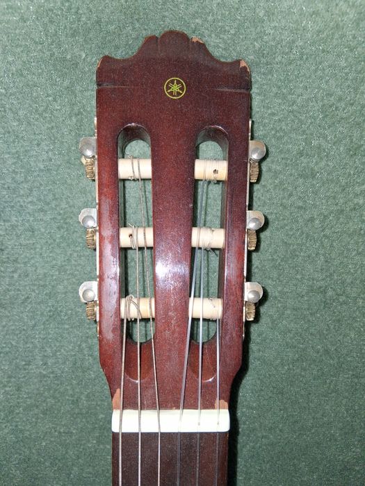Gitara Yamaha G228