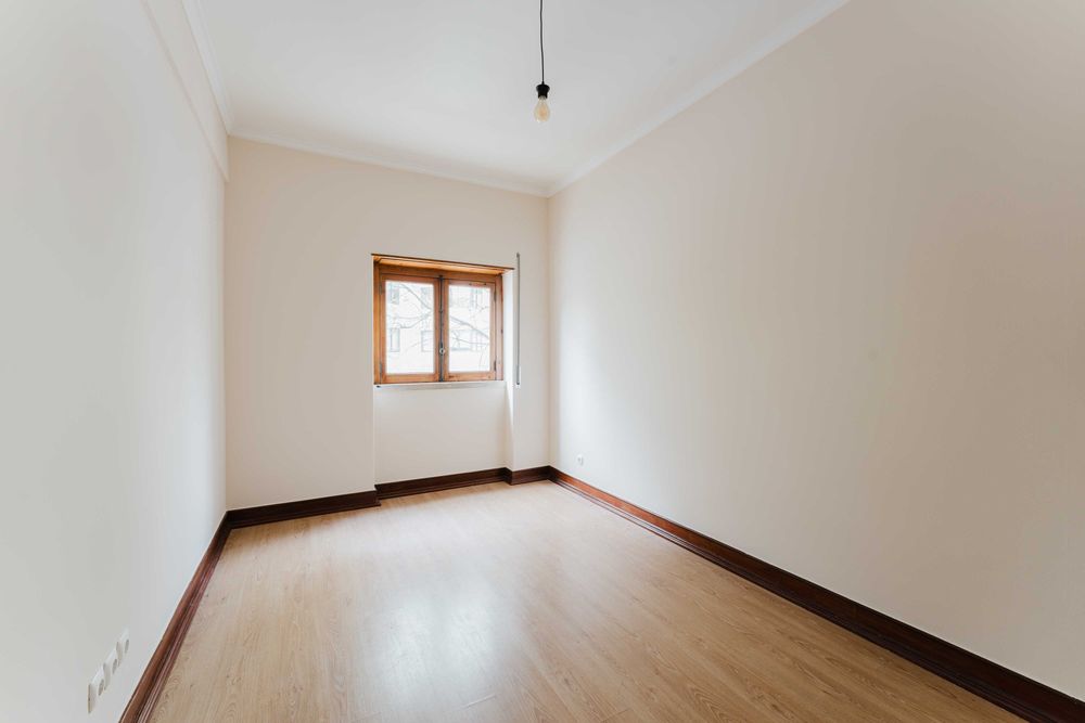 T5 com elevador | 145 m² | Metro da Quinta das Conchas
