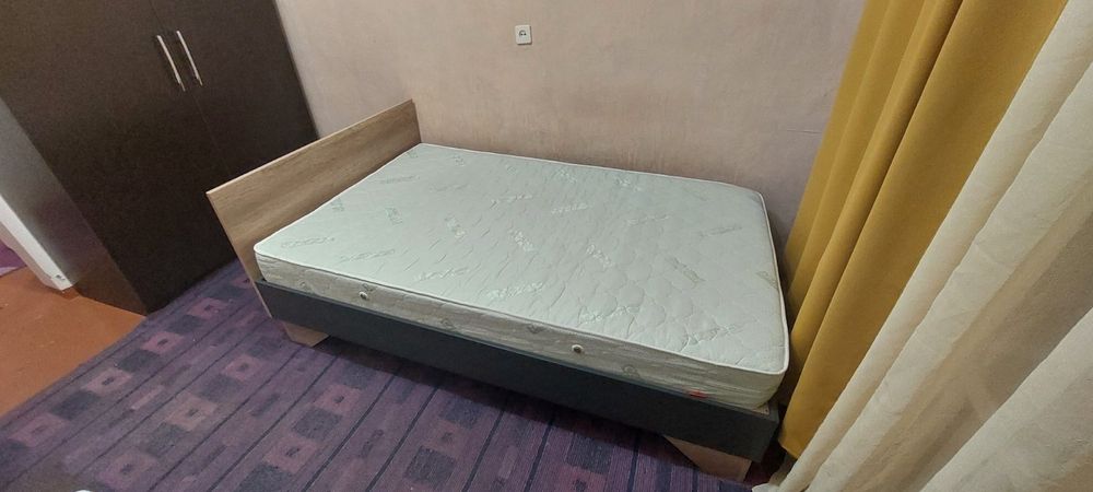 Ліжко з матрасом
