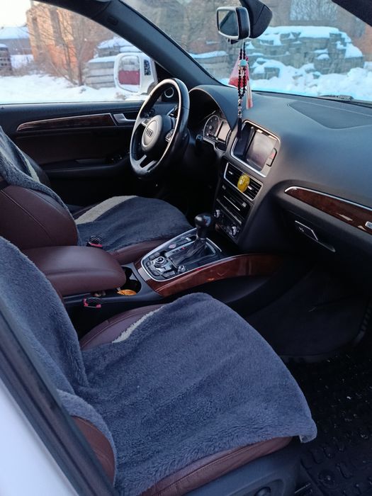 Audi Q5  Premium Plus 2015  3.0 tdi. Власне обслужена авто.