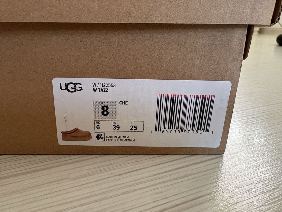 Kapcie / klapki UGG – skóra naturalna, platforma