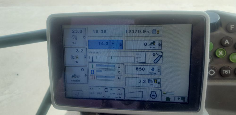 John Deere 6210R