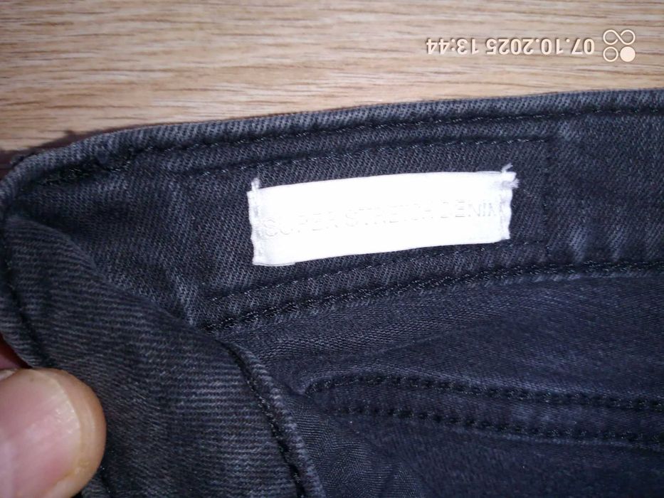 Damskie jeansy z lampasami m-ki Hugo Boss roz. S