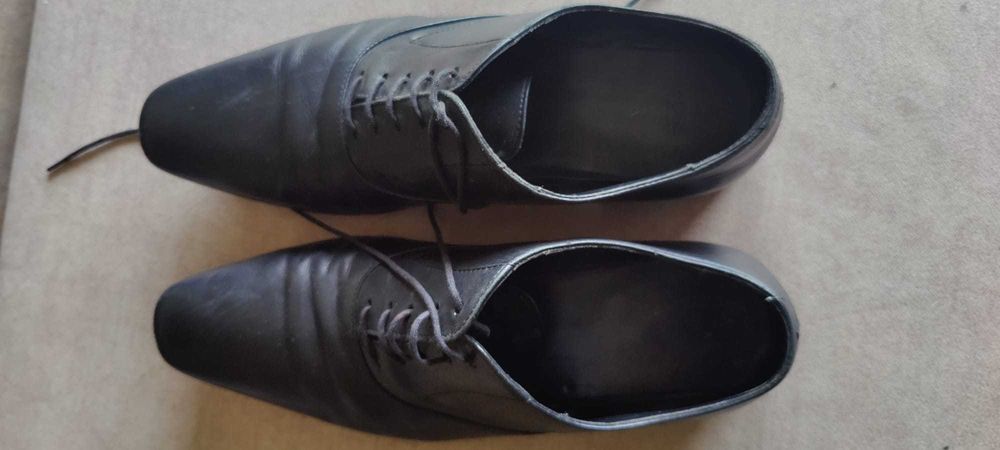 Sapatos Hugo Boss tam. 43 em excelente estado