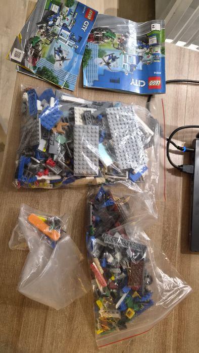 Lego 60316 komisariat policji że śmieciarka
