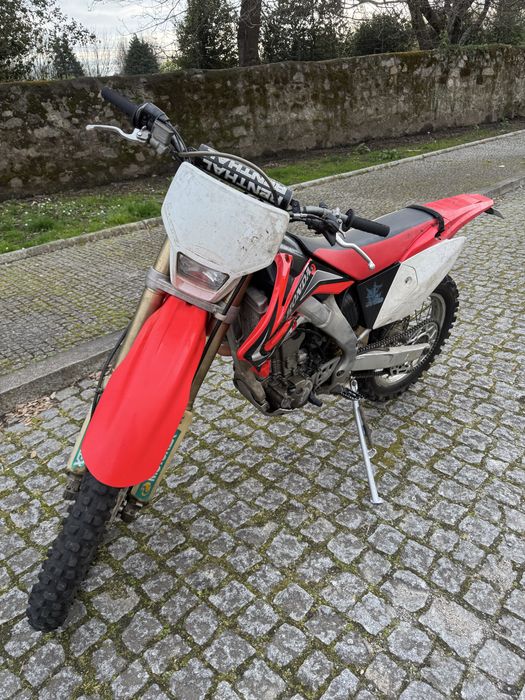 Honda CRF250X matriculada com arranque eletrico