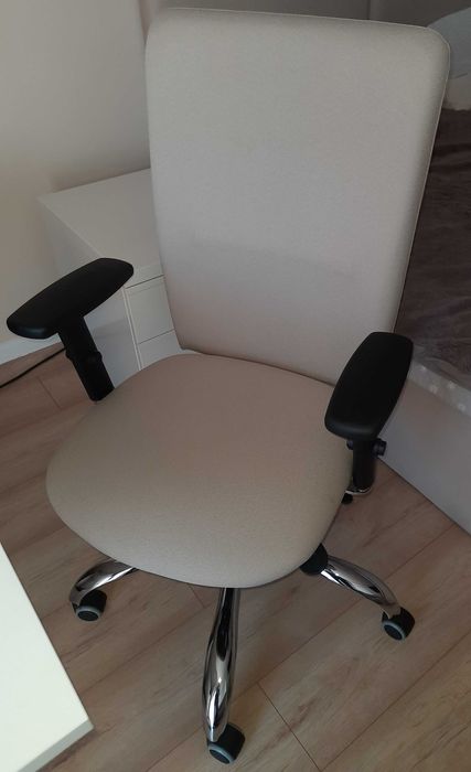 Fotel komputerowy, biurowy, ergonomiczny