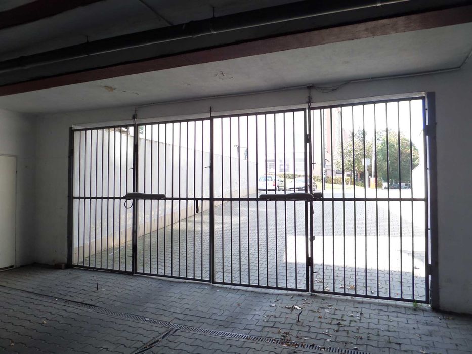 garaż ul.Obywatelska pod Biedronką