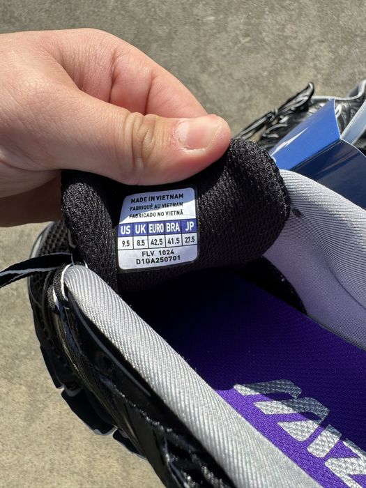 Кросівки Mizuno Wave Prophecy LS