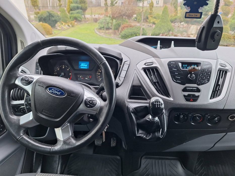Ford Transit Custom 2016 Rok -przebieg 260000 ,-  9  osobowy